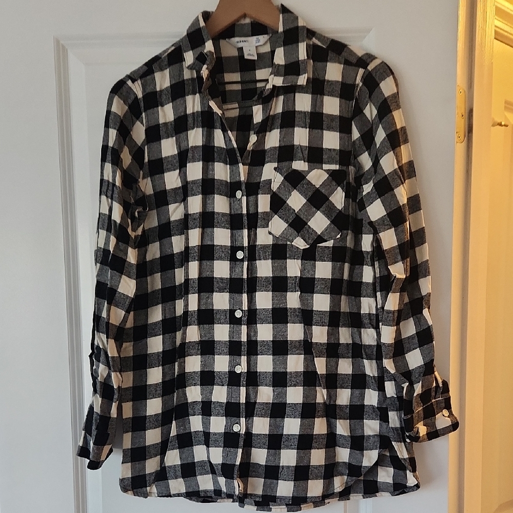 Black and White Plaid Button-Up Shirt